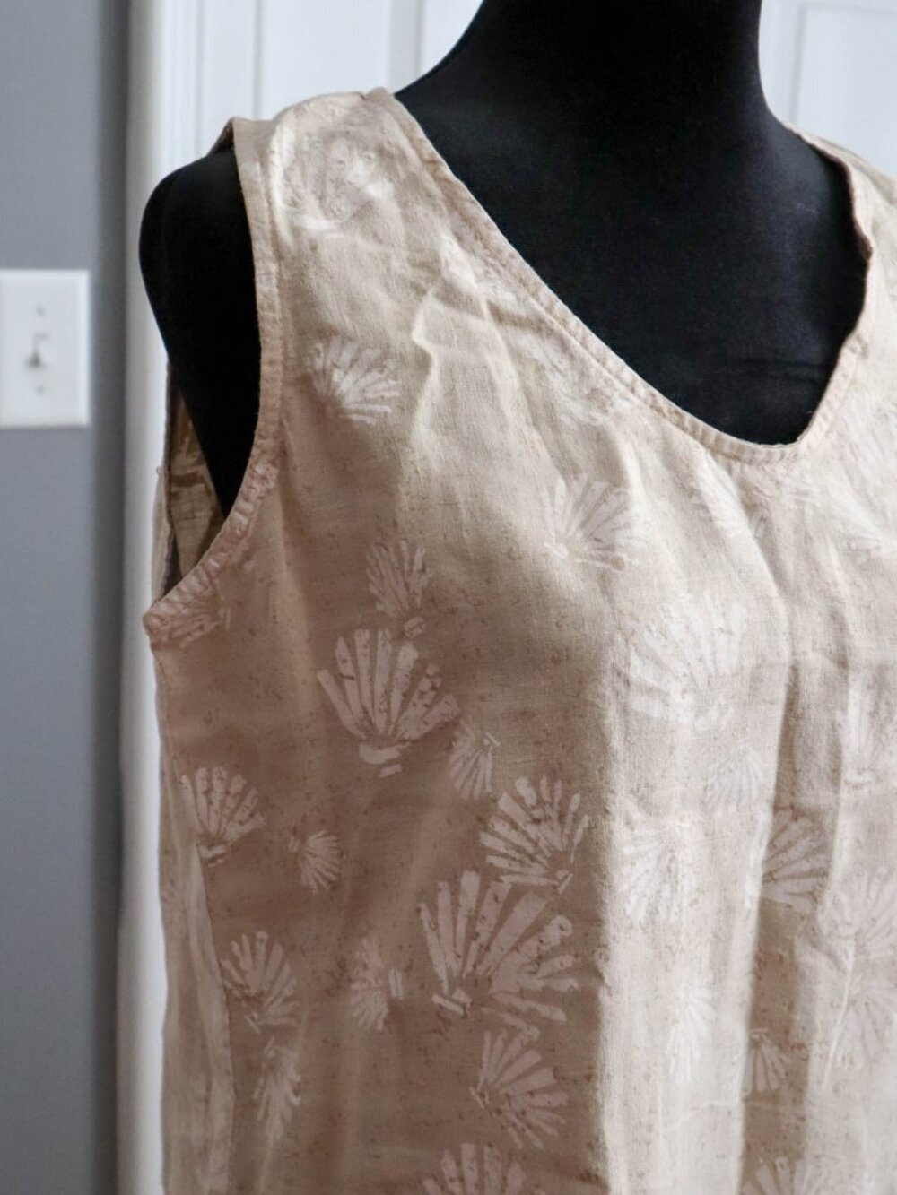 On White 100% Cotton Sleeveless Shift Dress Seashell Print Coastal Beachy Sz M - Picture 3 of 7